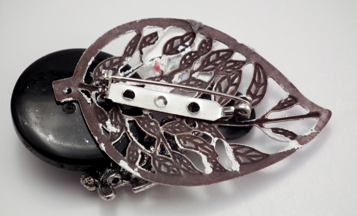 How to Make a Brooch - Pinback