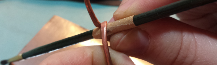 How to Make a Wire Bracelet - sand