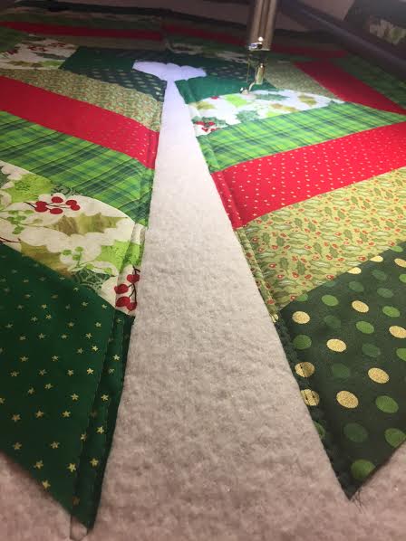 how to prepare a christmas tree skirt for longarm quilting