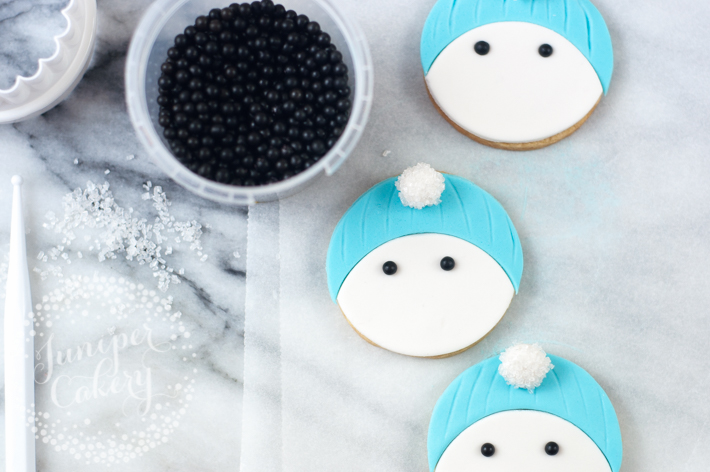 Tutorial for cute Christmas snowman cookies