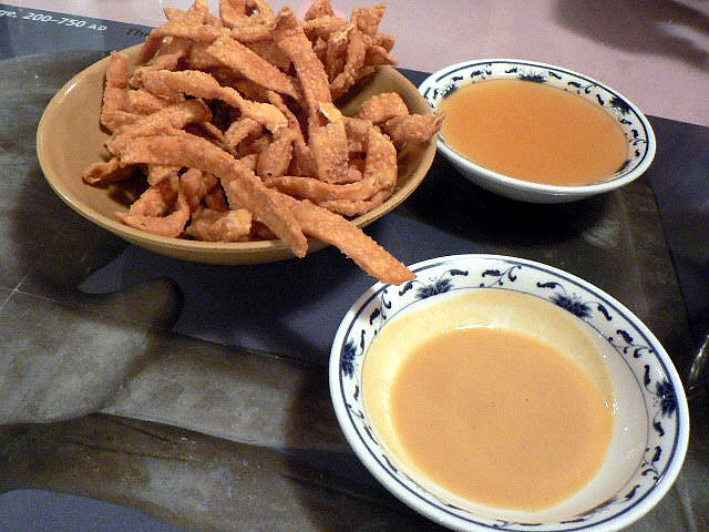 Fried noodles with mustard sauce