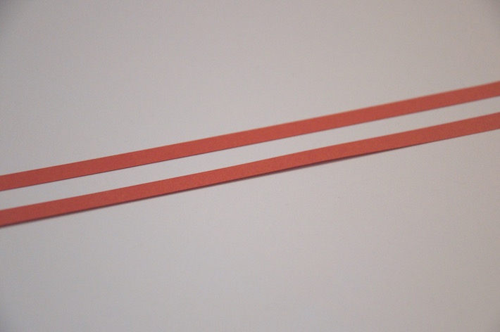 Image of 'right' & 'wrong' sides of quilling strips