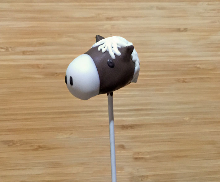 Learn how to make horse cake pops in 9 easy steps!