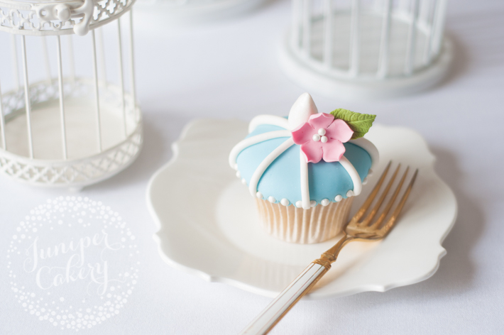 Sweet birdcage cupcake tutorial via Juniper Cakery