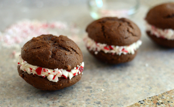 Wonderful Chocolate Peppermint Whoopie Pies