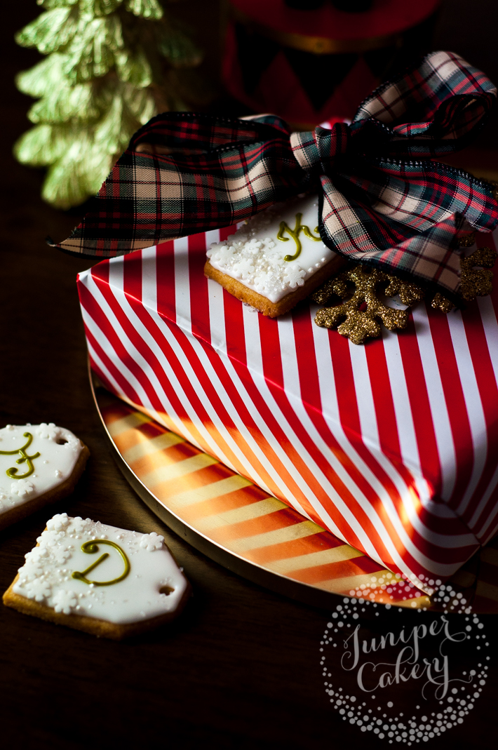 Christmas gift tag cookies tutorial