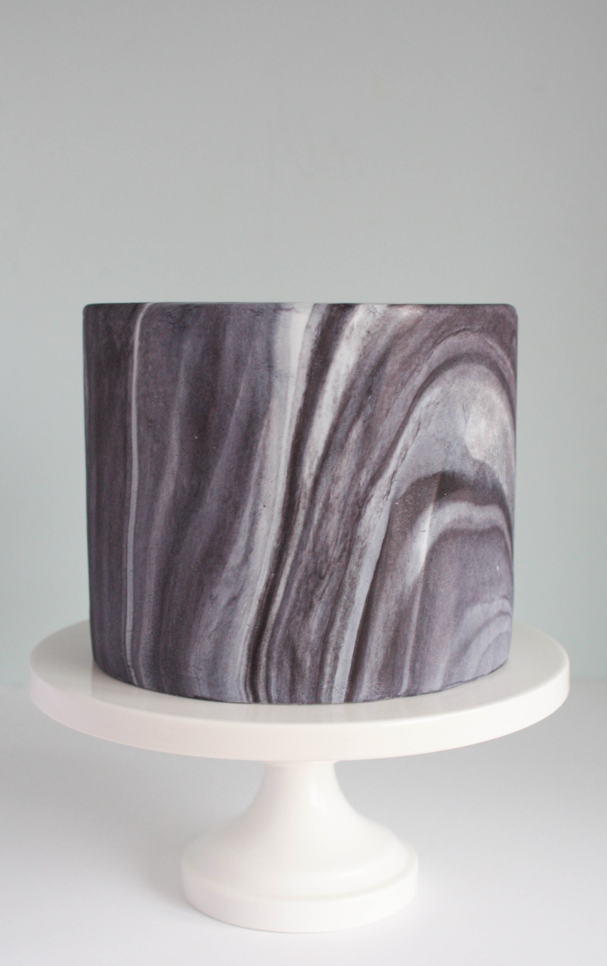 How to Marble Fondant With Ease