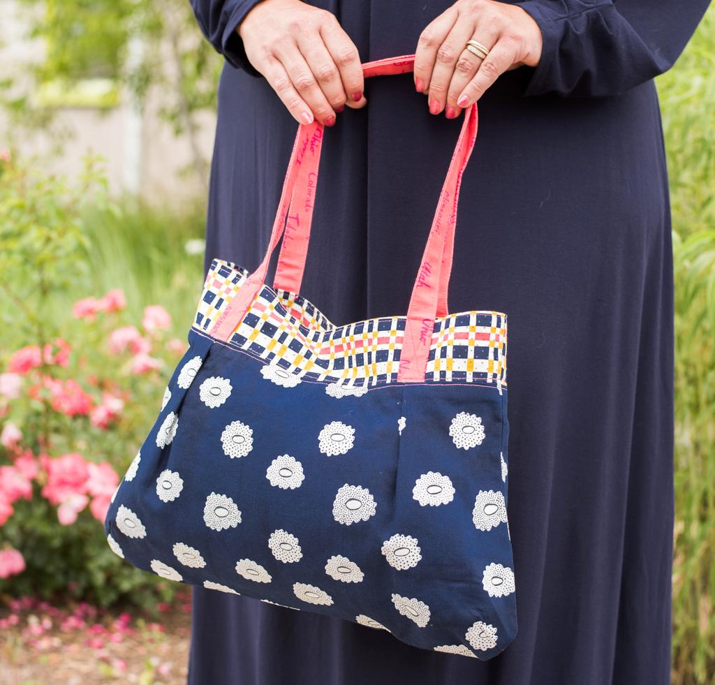 Green Bee Patterns Vera Bag Kit in C+S Navy Floral