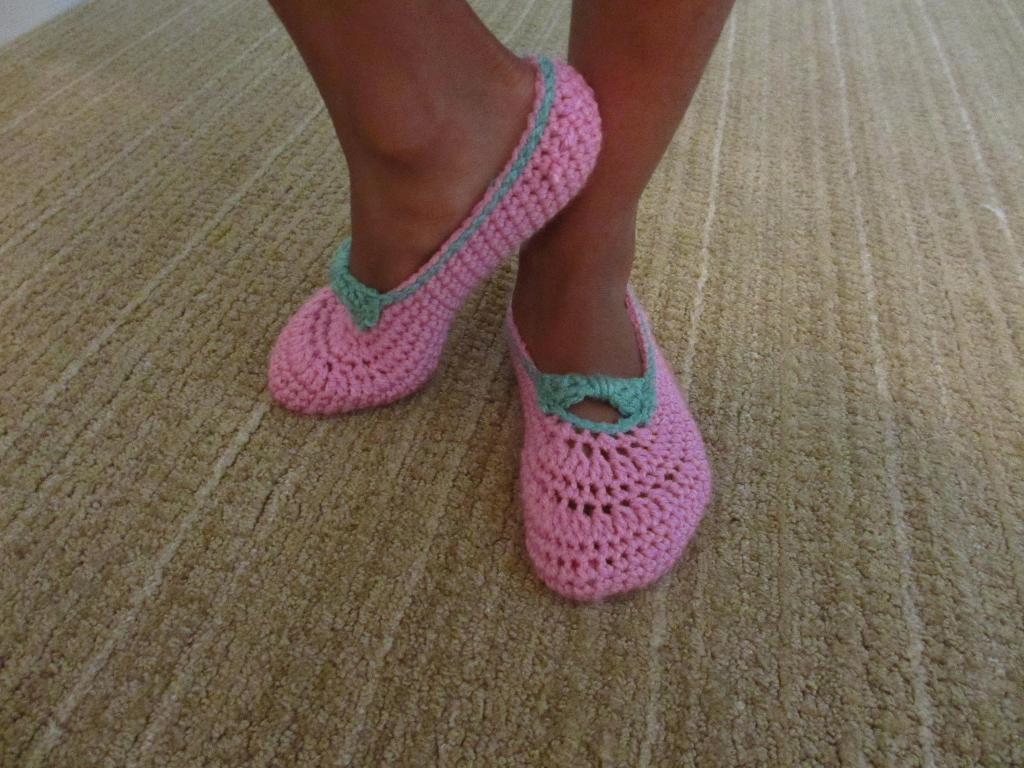 bow slippers crochet pattern