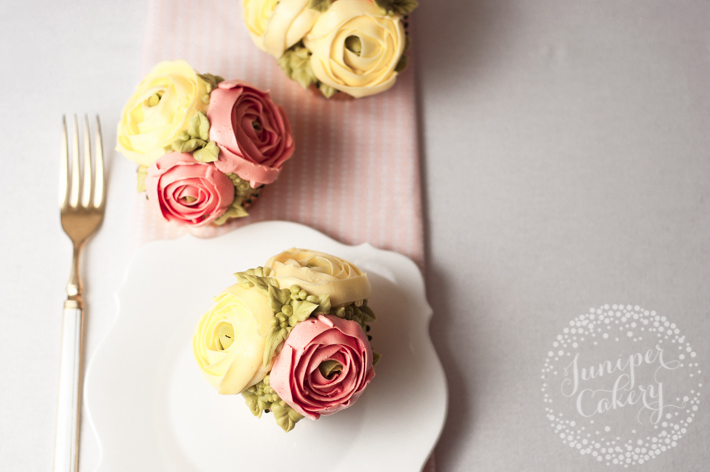 Buttercream flower cupcake tutorial