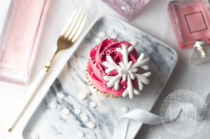 How to make fondant snowflakes without any molds or cutters