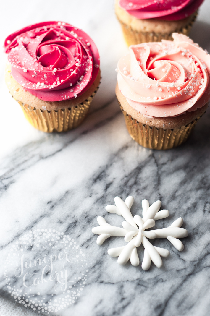 Easy and simple tutorial on how to make fondant snowflakes