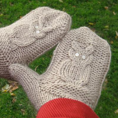 knit mitten