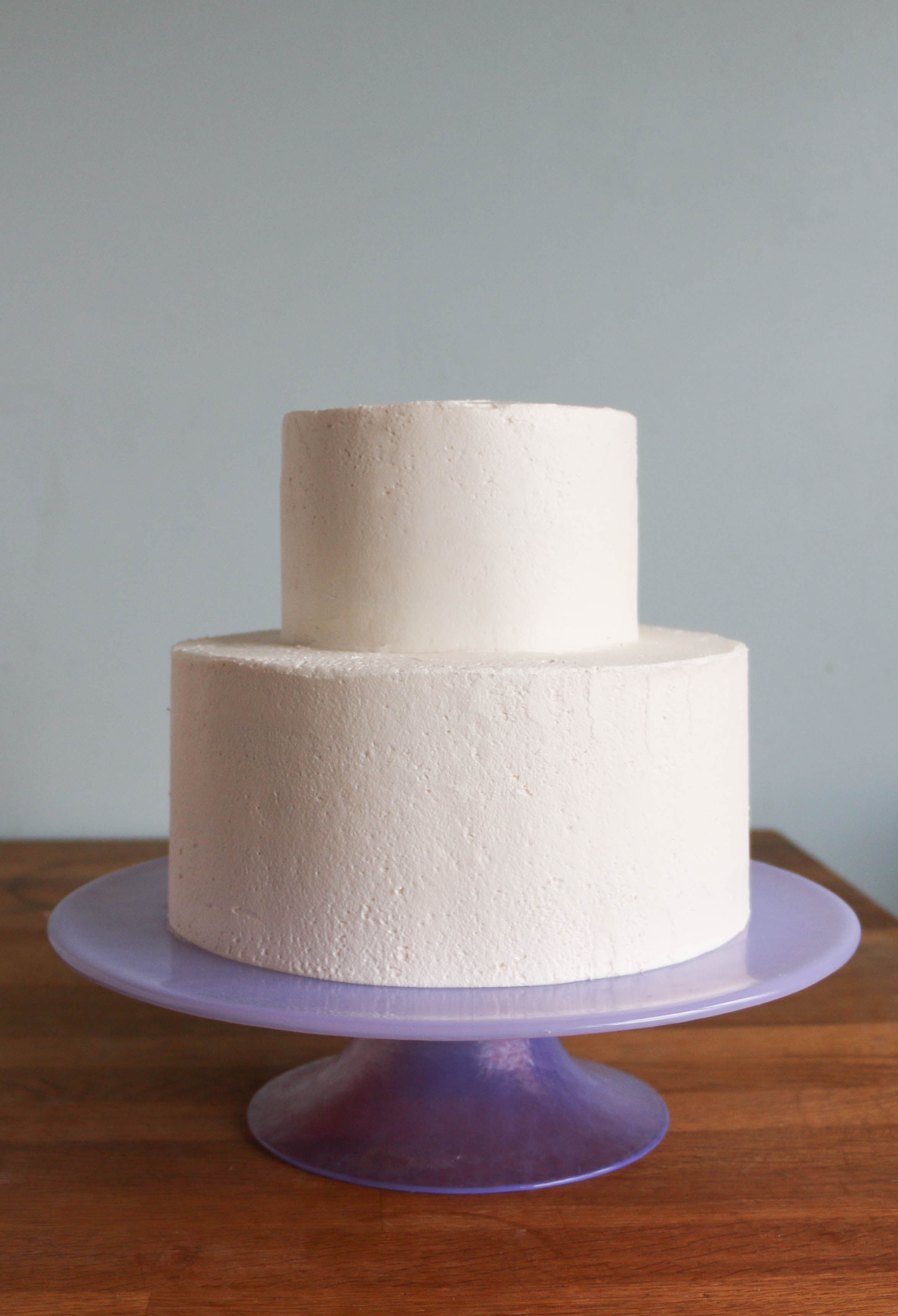How to Ice a Wedding Cake with Buttercream | Erin Gardner
