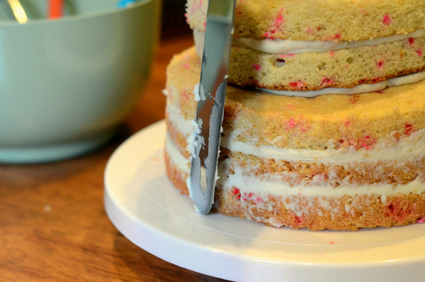 Frosting a Semi-Naked Cake