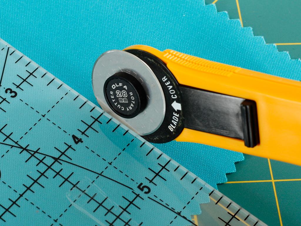 Rotary Cutter to Cut Quilting Fabric