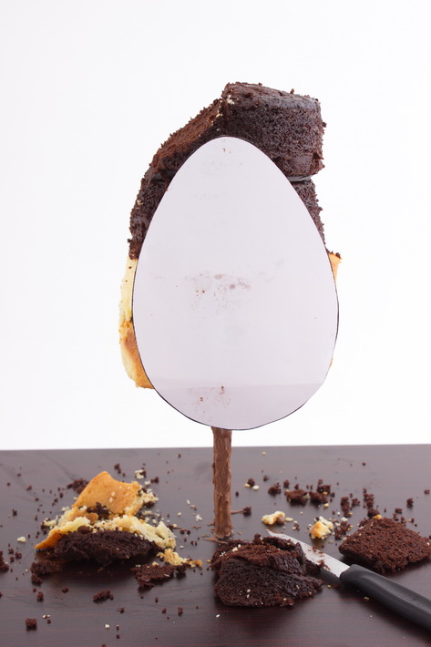 Cut cake following template