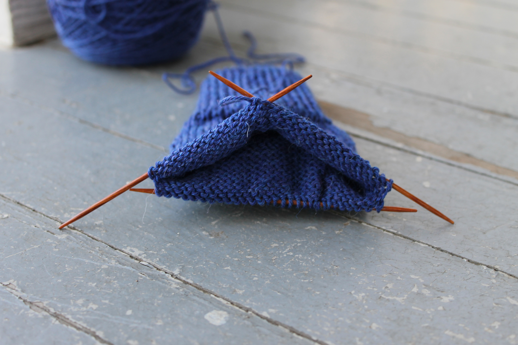 Setting up knitting needles for a sock heel