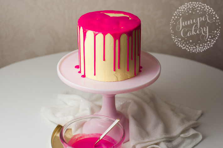 How to drip ice a cake with a ganache glaze