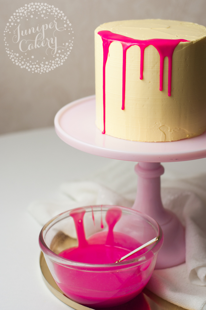 Recipe for a bright ganache glaze