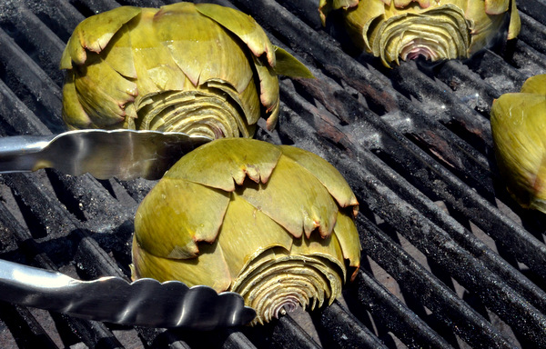 Grilled artichoke