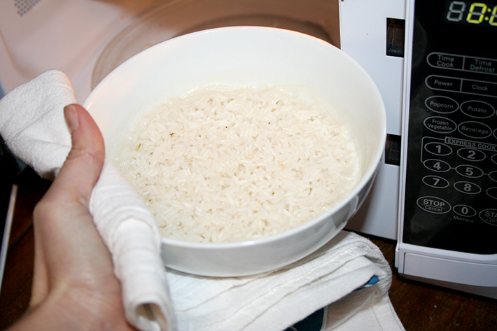Cooked microwave rice