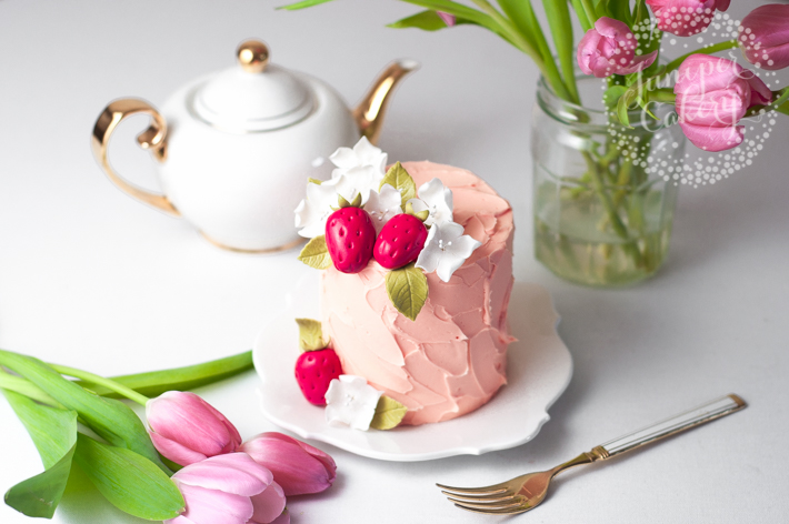 Tutorial for easy individual mini wedding cakes