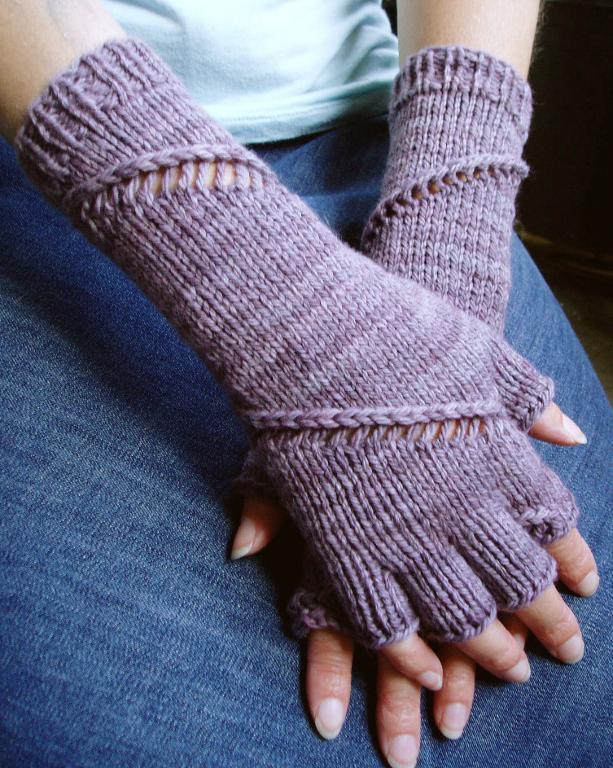 Helix Gloves Knitting Pattern