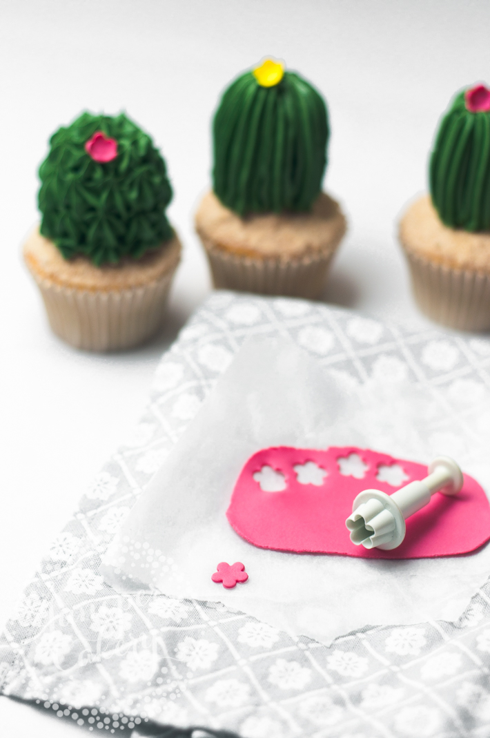 Cactus cupcake tutorial