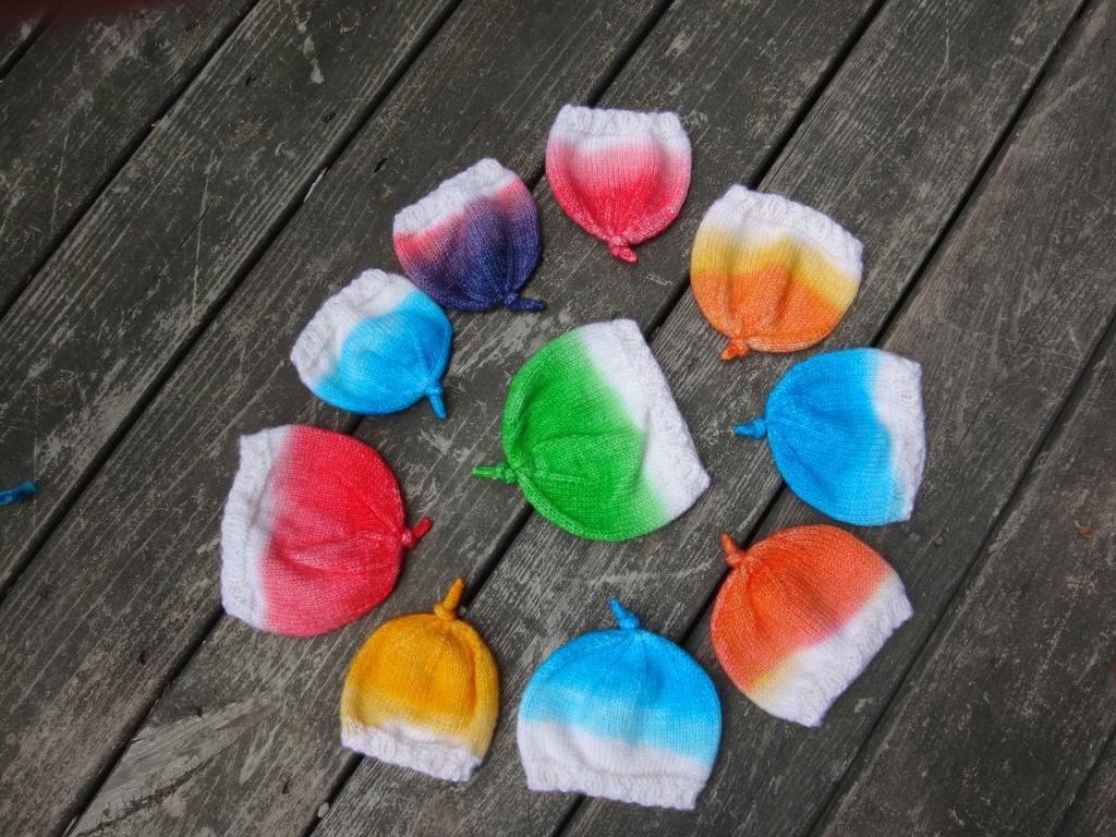 Hugs & Kisses Preemie Hat FREE Knitting Pattern