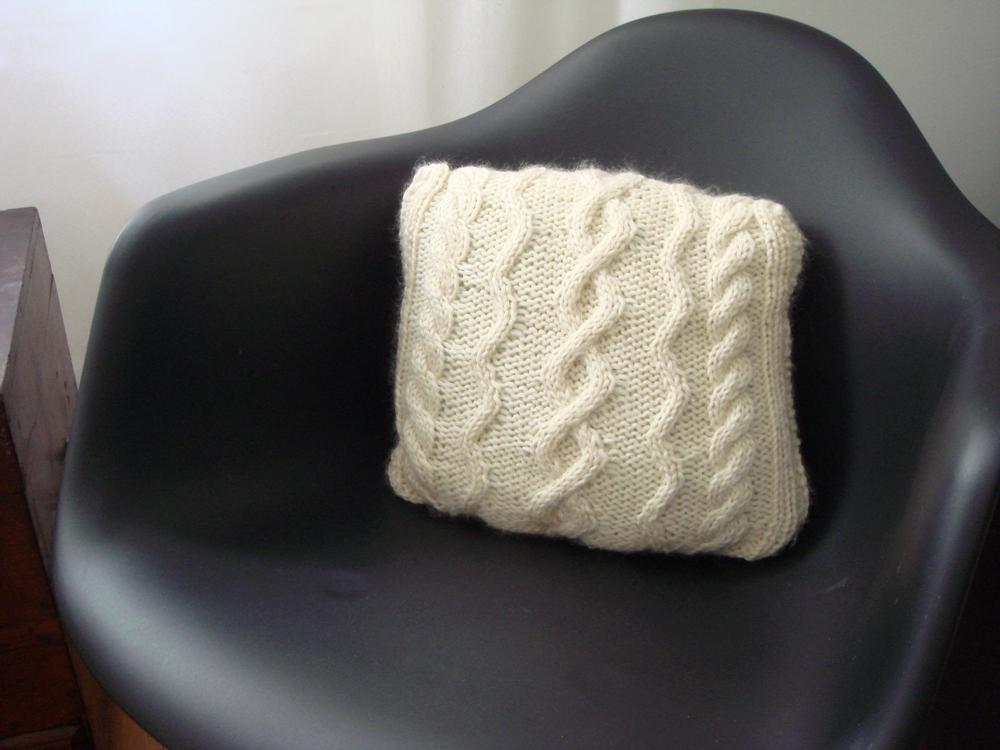 Twisted Cushion FREE Knitting Pattern