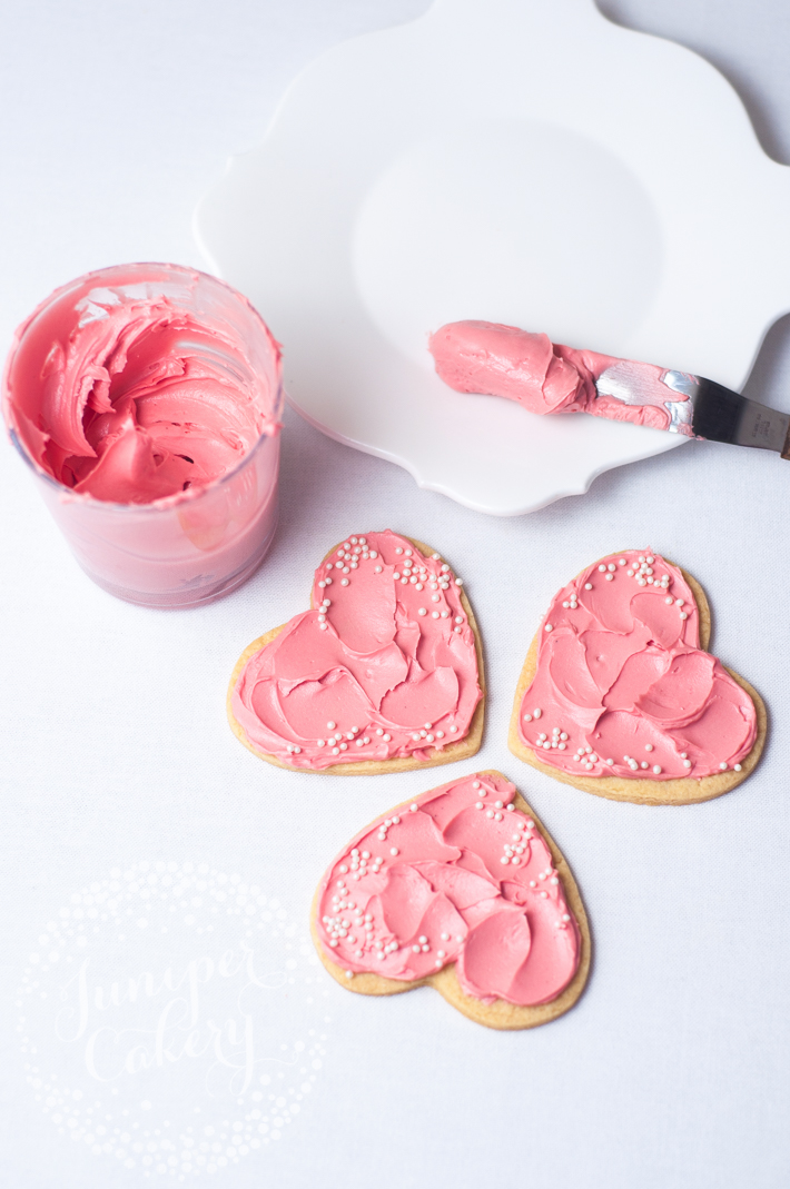 Super easy recipe for Meringue Powder Buttercream