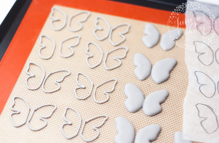 Easy tutorial for royal icing butterflies - perfect for cakes