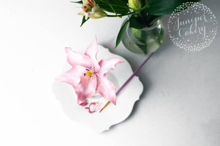 How to steam sugar flowers without a steamer