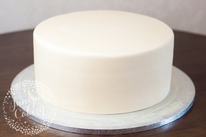 How to create a tree bark effect cake