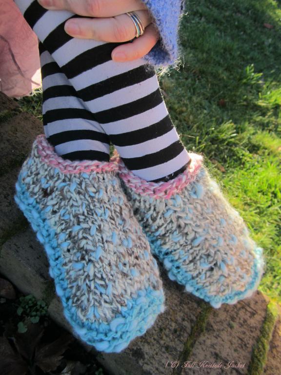 Thrummed Biscotte Slippers FREE Knitting Pattern