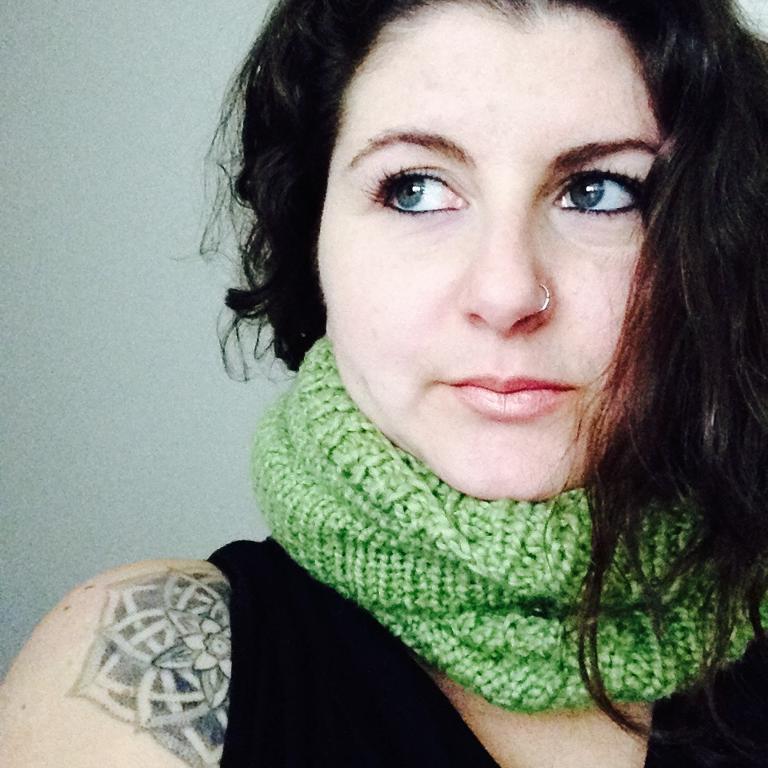 Jolly Cowl FREE Knitting Pattern