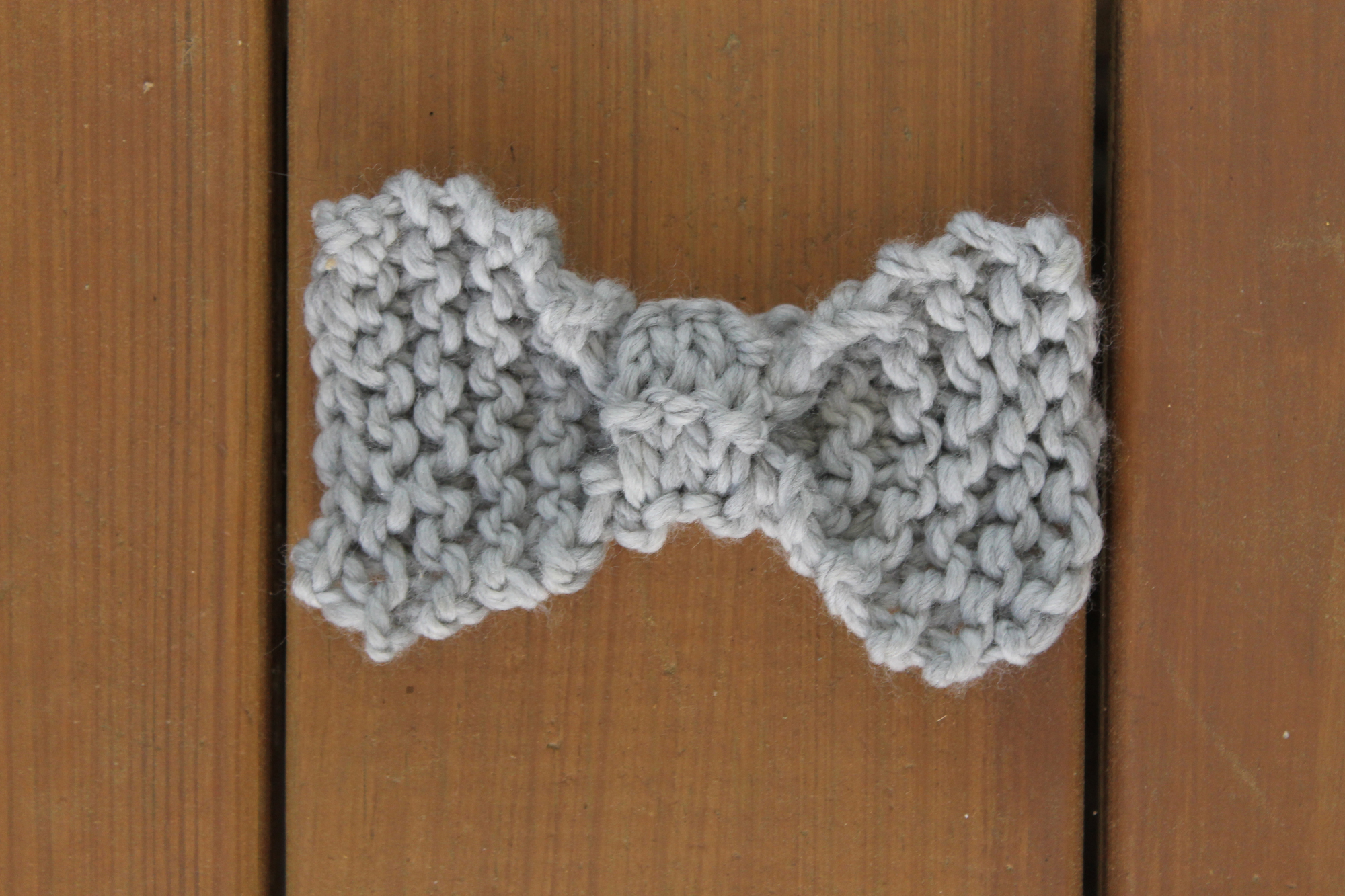 Knit bow