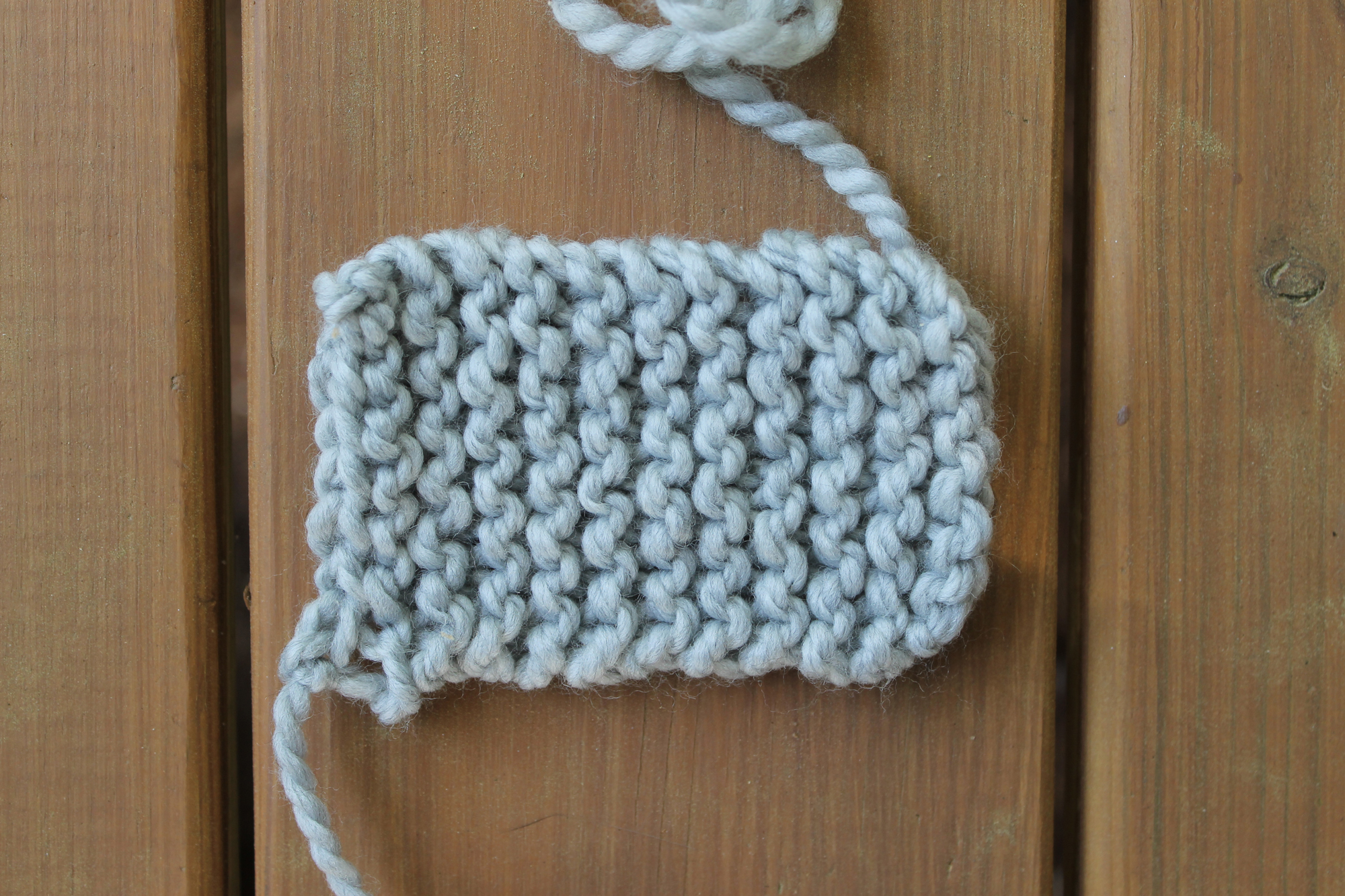Knitting a rectangle for a bow
