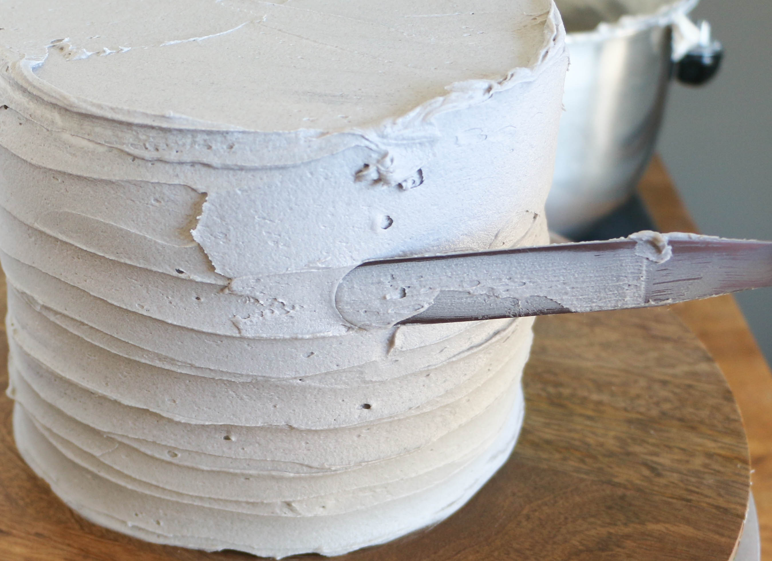 Creating the textured buttercream surface | Erin Gardner | Bluprint