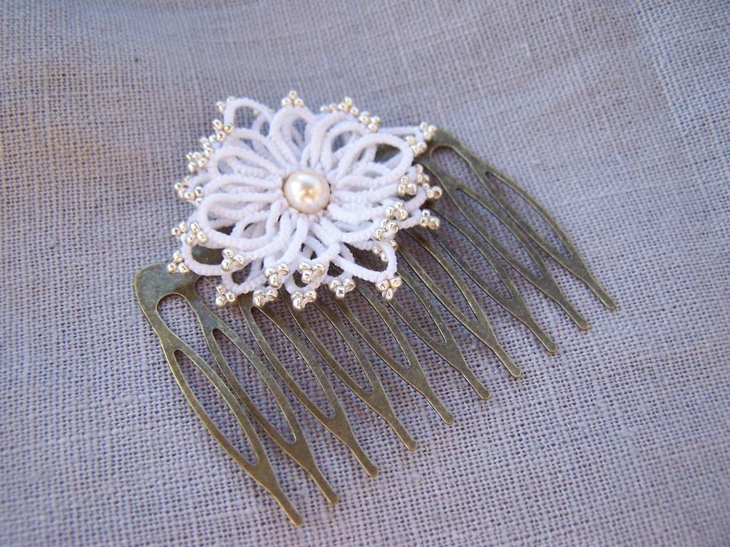 tatted flower comb