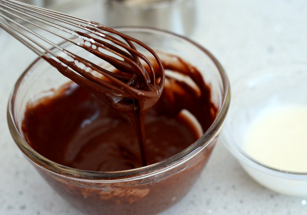 Dark Chocolate Frosting for Black and White Cookies