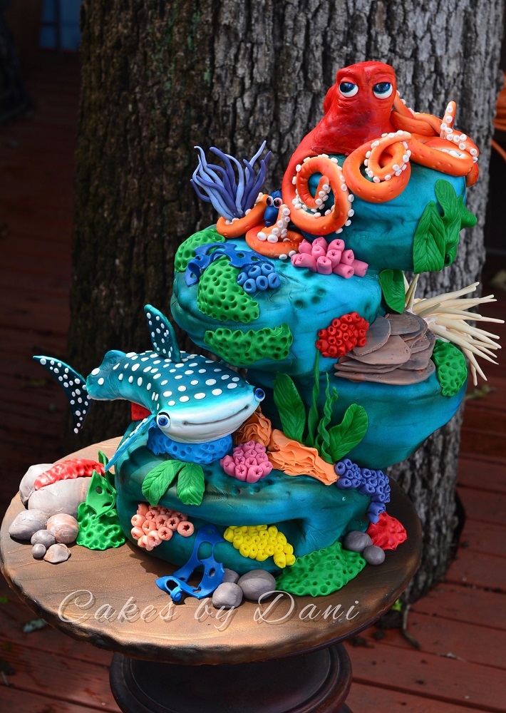 Finding Dory cake with characters