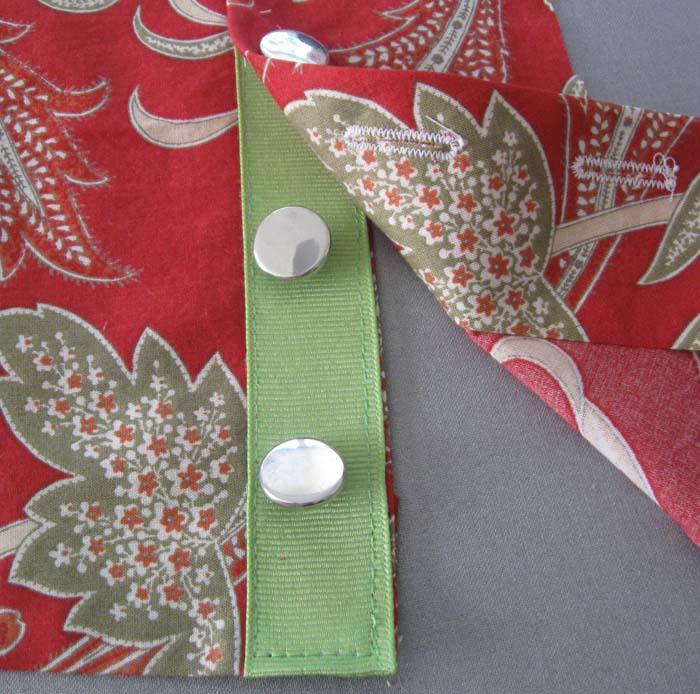 buttonhole placket with ribbon