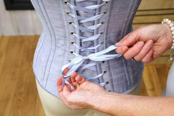 lacing up corset