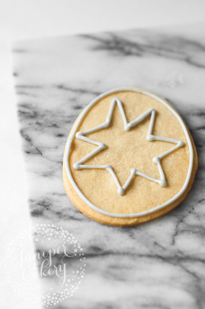 Easy tutorial for making dinosaur egg cookies