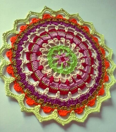 Petalos Mandala FREE Crochet Pattern