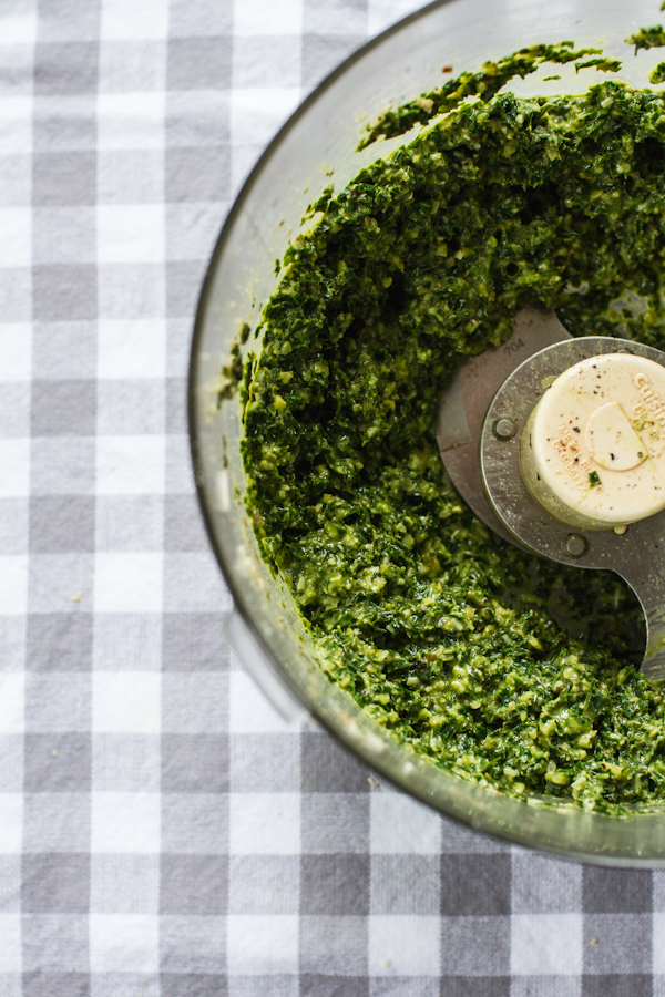 Add avocado seed to pesto