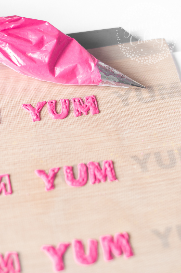 Tutorial for royal icing letters