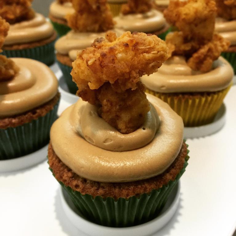 Chicken and waffles cupcakes